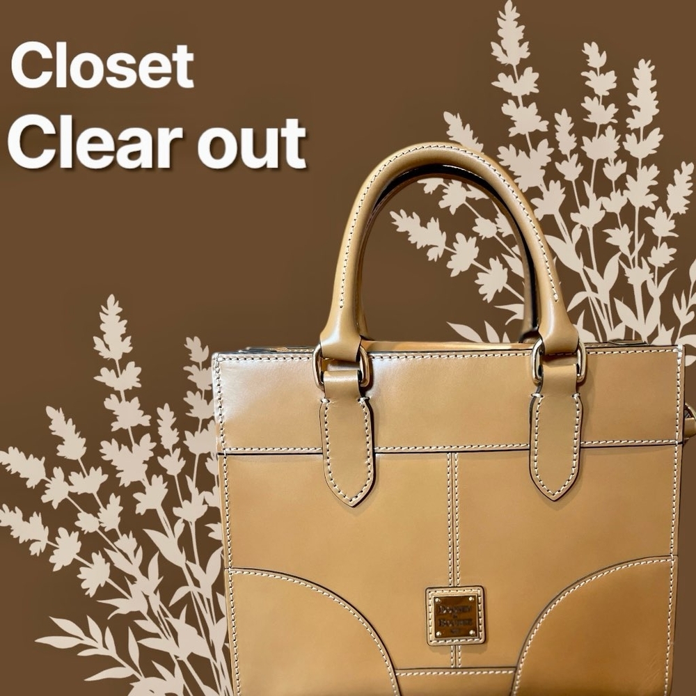 Elegant Tan Handbag Dooney & Bourke